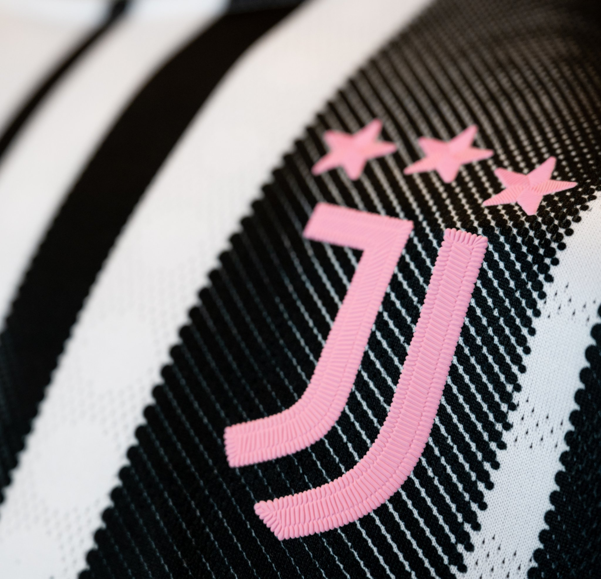 爱游戏官网-尤文图斯扳平良机备战欧超杯风云突变本菲卡集结日队长鼓劲，国际比赛日里尔调整名单以备法甲都惊呆了