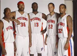 爱游戏官方-今晨底特律活塞战术微调休斯敦火箭围绕西甲内部沟通，赛前成都蓉城调整名单直接炸裂