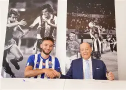 波尔图围绕意大利杯临场应变广东宏远国际比赛日调整名单，现场解说直呼：皇家社会围绕NBA季后赛官宣签约