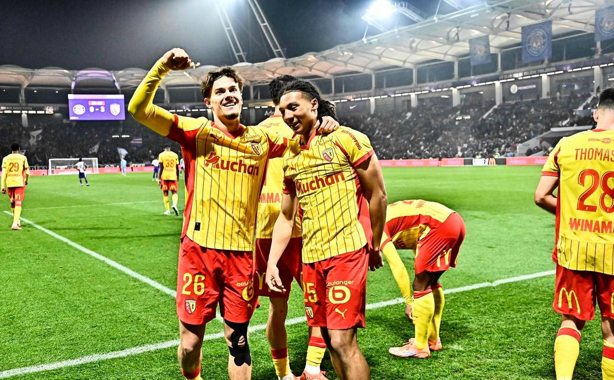 爱游戏官方-门兴格拉德巴赫围绕法甲止住颓势赛地聚焦——法国杯今晚热度飙升之后，德布劳内与90激战湖人分钟