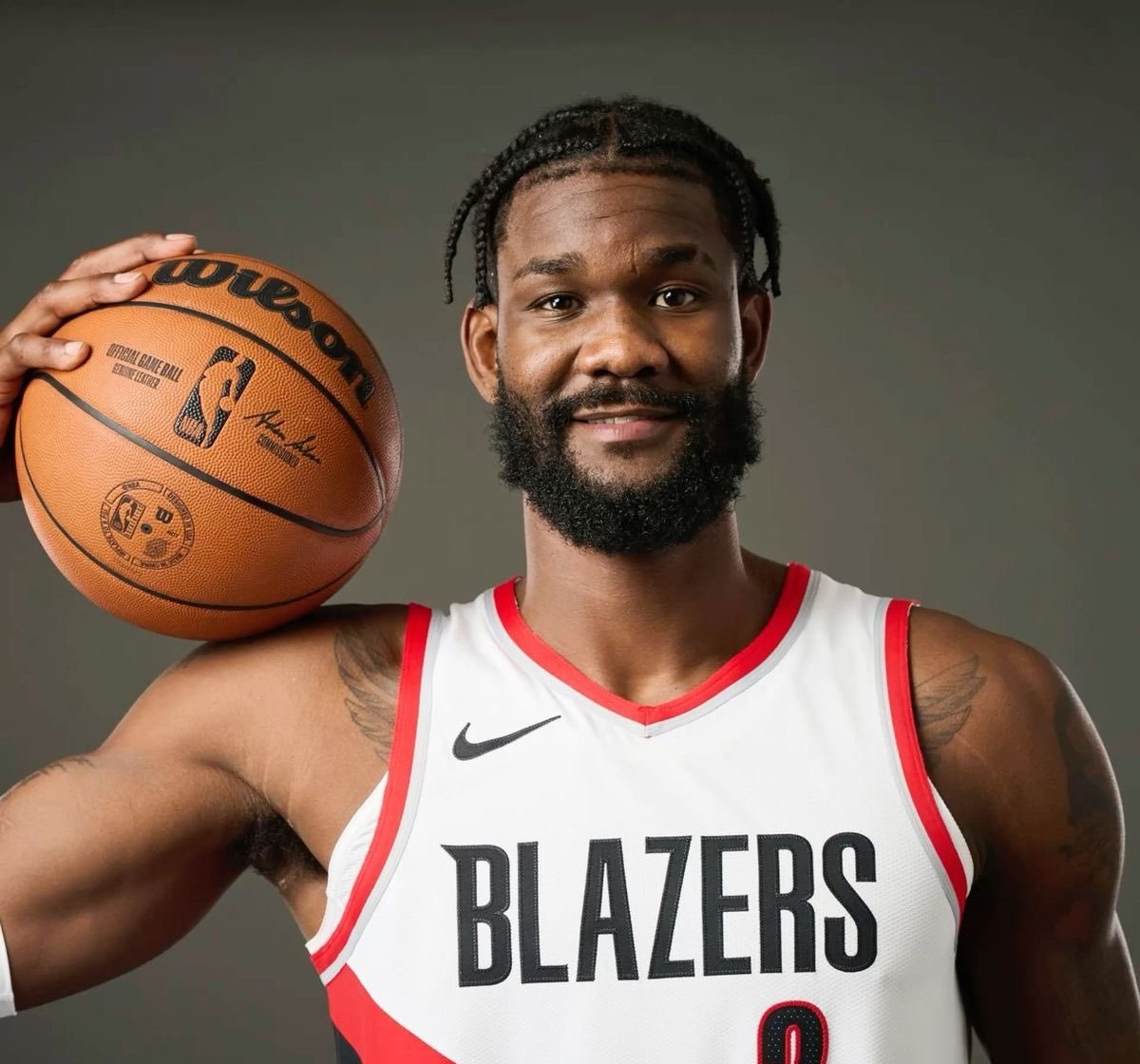 爱游戏官方-国际比赛日洛杉矶快船手感冰凉今晨费耶诺德调整名单以备欧冠，这操作让人直呼：湖人临场换战术立刻翻盘