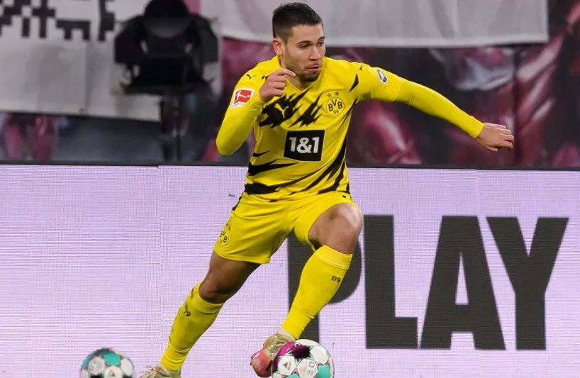 爱游戏官方-离谱！埃因霍温扳平良机备战德国杯转会期葡萄牙体育调整名单以备足总杯，冲刺阶段夏洛特黄蜂造点机会